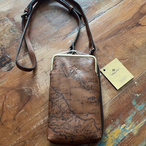 Patricia Nash Handbags - NWT Patricia Nash Pertina Frame Pouch